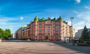 Book for a world of Arctic wonders and serenity




